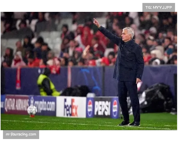 从里斯本到伯纳乌，穆里尼奥禁赛缺席现场指挥，助理教练临危受命